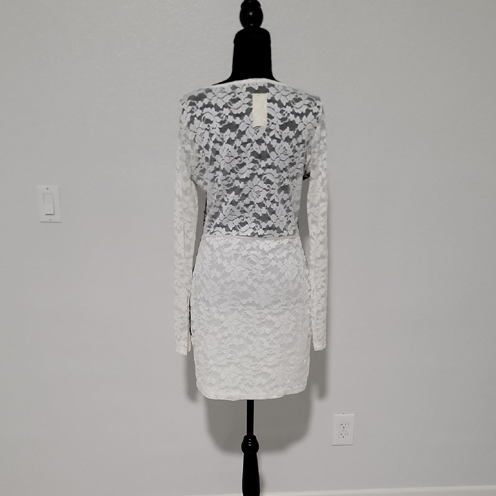 Arden B White and Black Lace Long Sleeve Dress - Picture 3 of 7